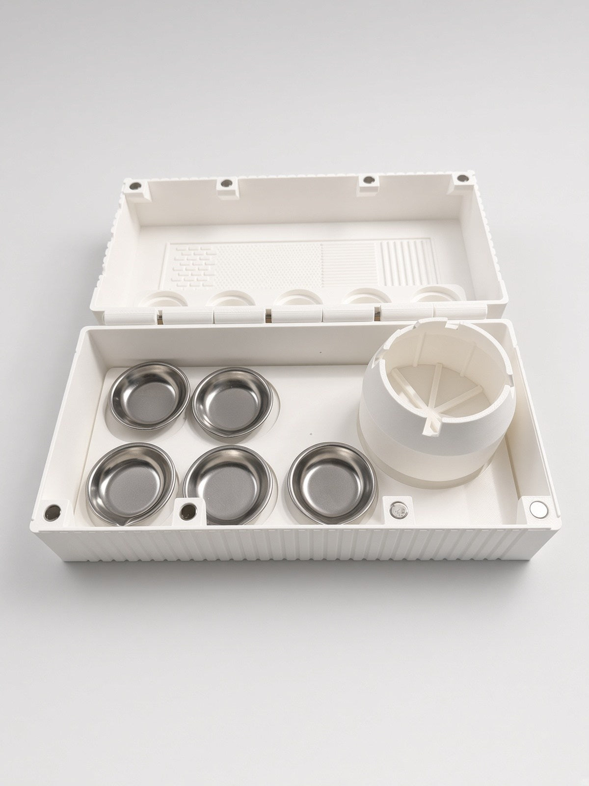 Open angle — steel mixing dishes
