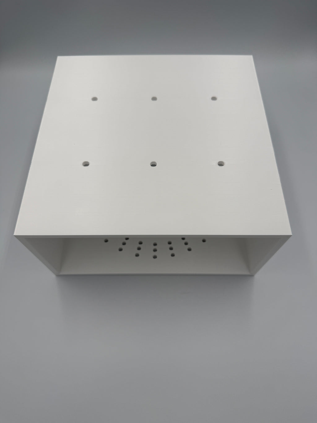 Top plate with 6 centred screw holes and open back for cable access